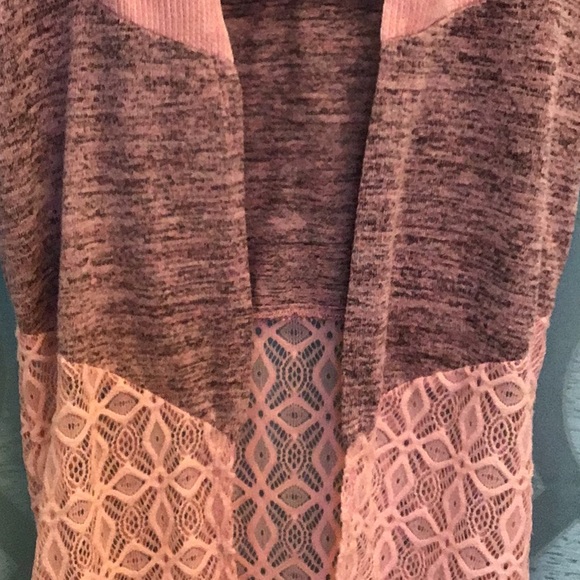 Belle de Jour girls size small pink vest, gorgeous - Picture 3 of 6